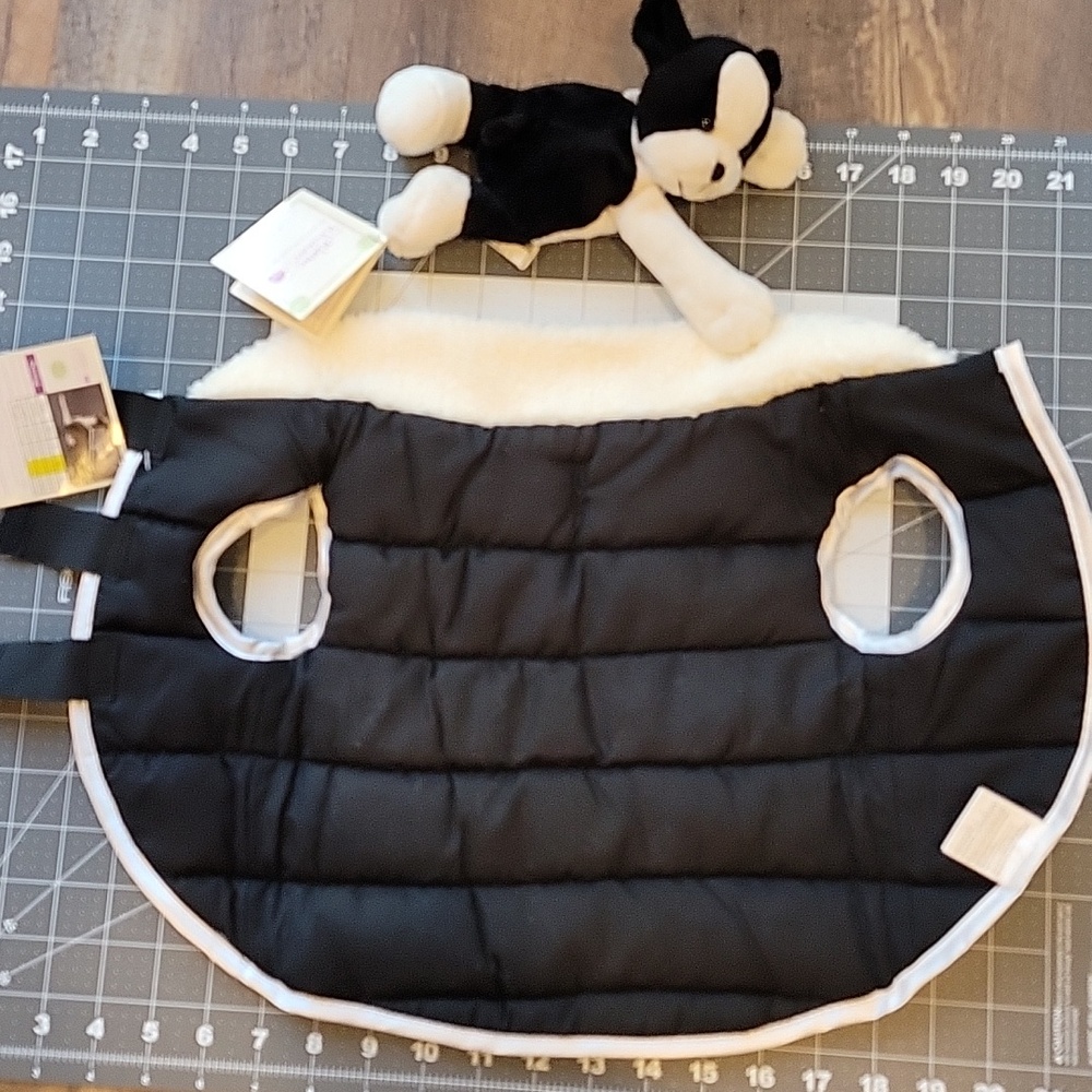 Therapeutic Microwaveable Black Medium Dog Coat - Picture 3 of 8